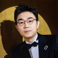 女生扒开尿口给男生捅
